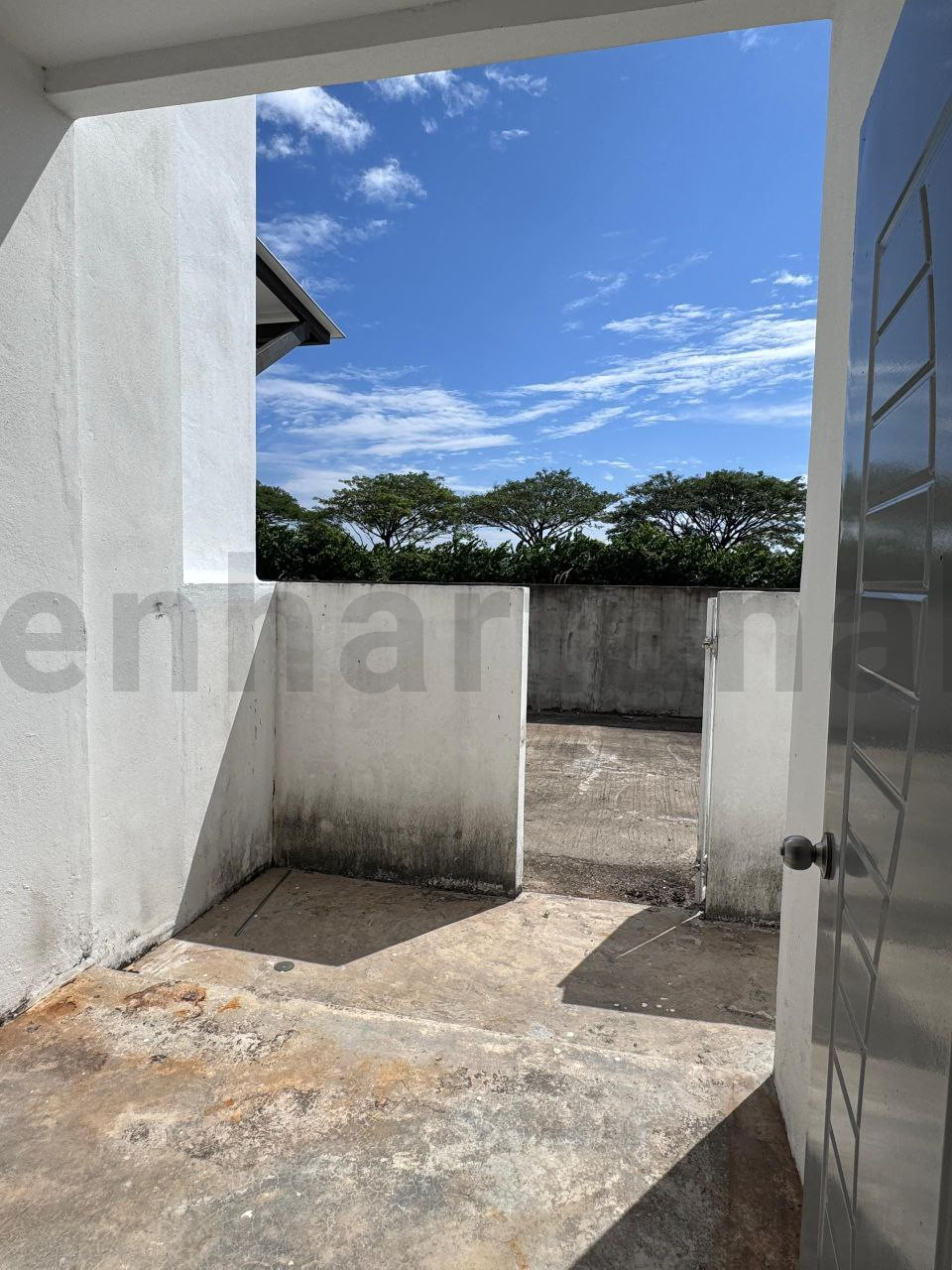 Rumah Teres Mewah 2.5 Tingkat Kota Seribong Tunjong